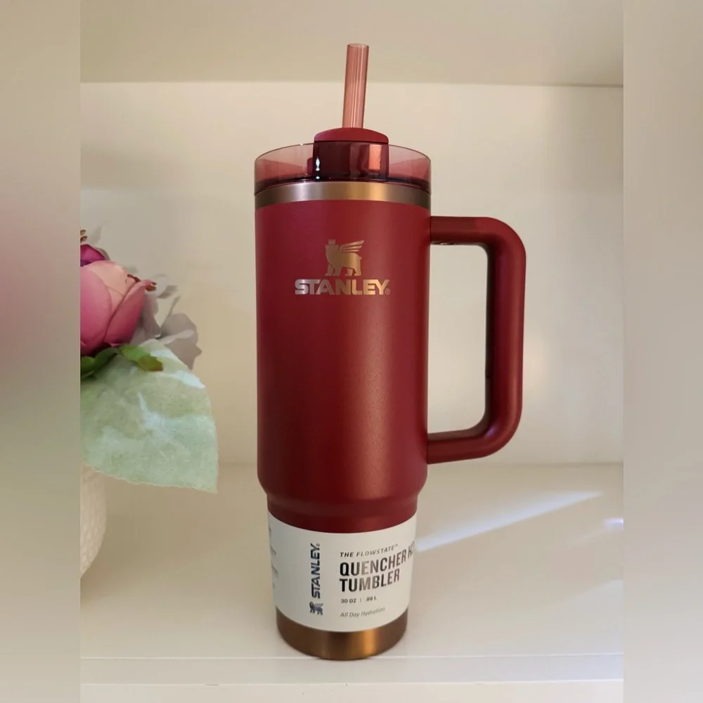 🎉LAST PIECE🎉Stanley‎ 30 oz. Quencher H2.0 FlowState Tumbler Glided Pomegranate